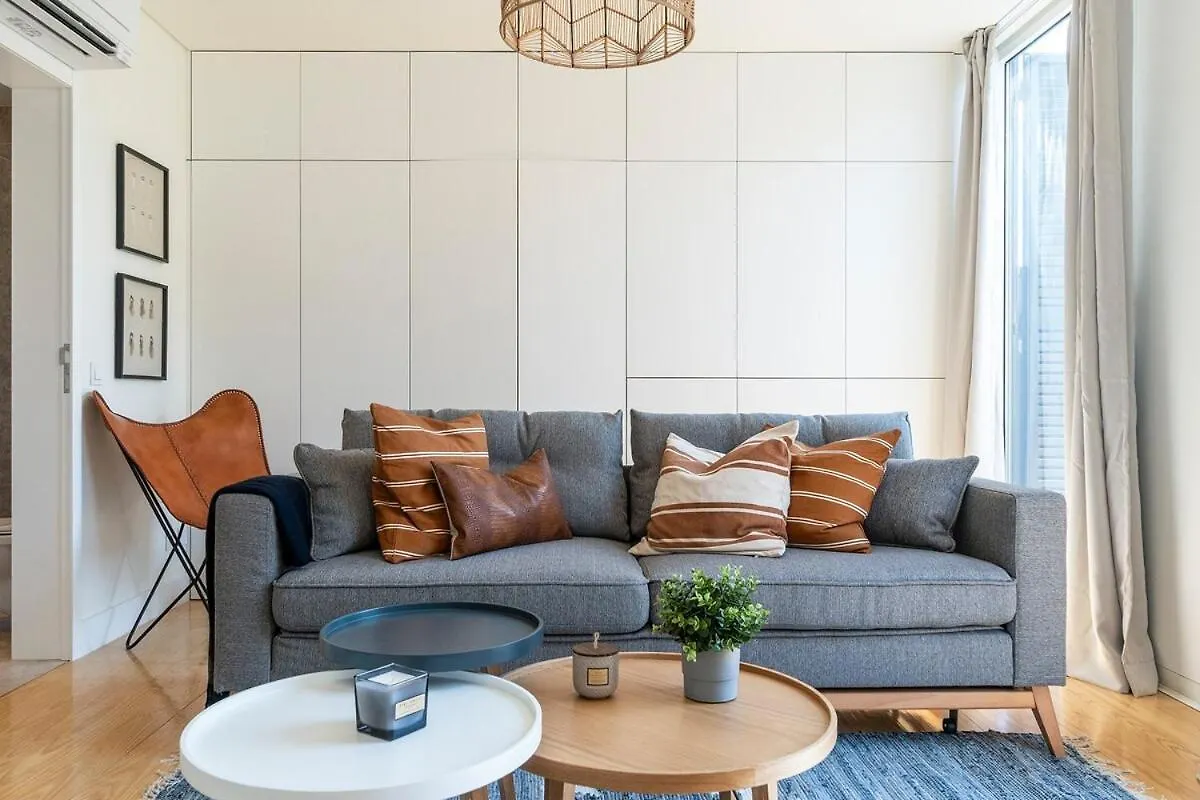 Modern 1 Bedroom Lisbon Apartment With Balcony Portugal