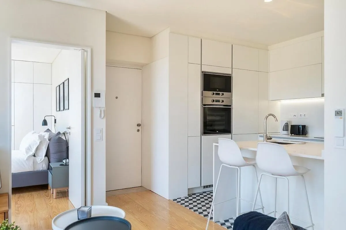 Modern 1 Bedroom Lisbon Apartment With Balcony