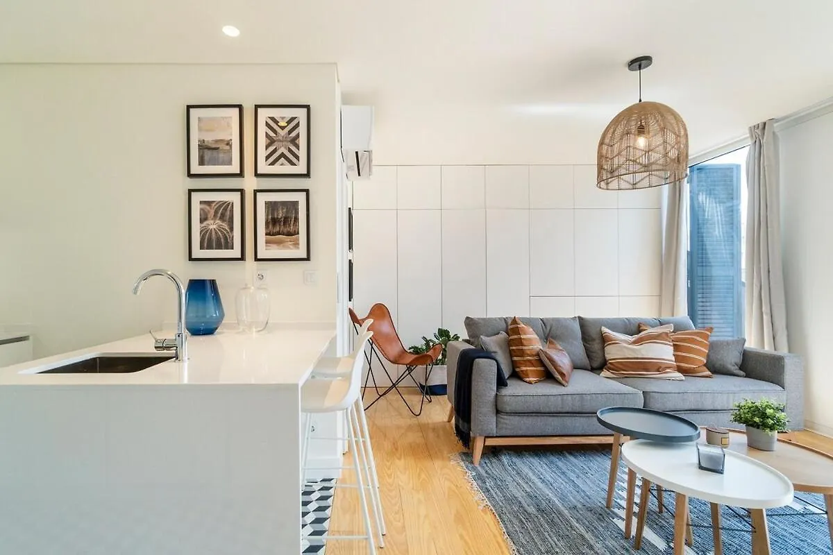 Modern 1 Bedroom Lisbon Apartment With Balcony